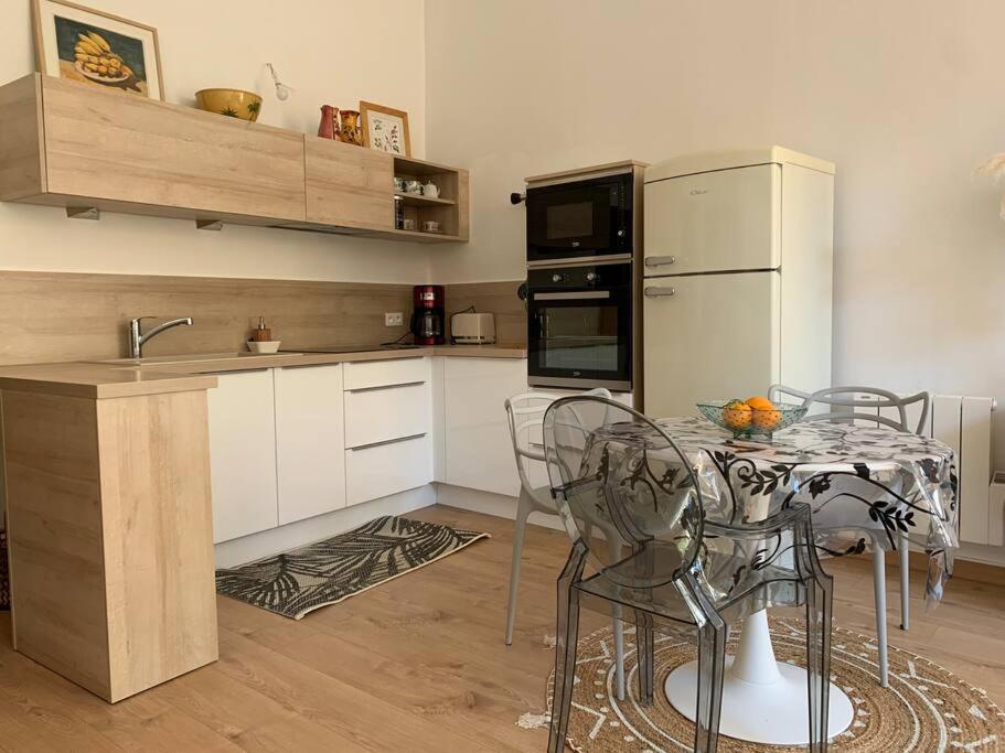 Capucines, Un Jardin Secret Dans Le Centre Historique Apartment อาร์ลส์ ภายนอก รูปภาพ