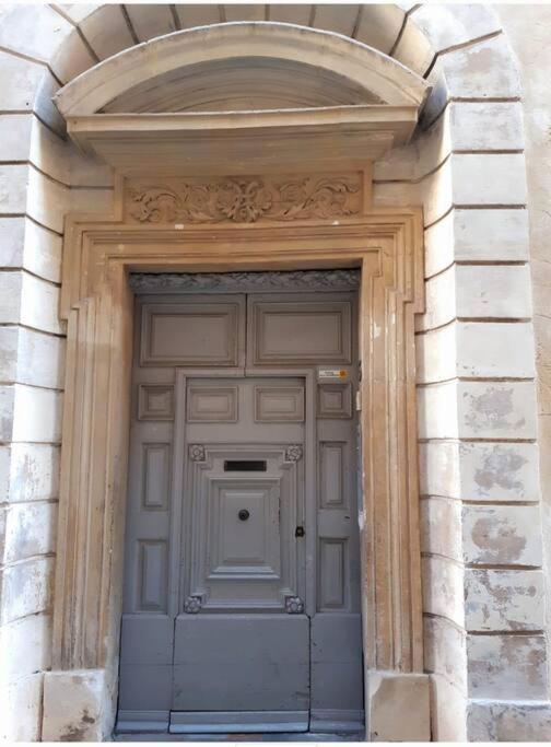 Capucines, Un Jardin Secret Dans Le Centre Historique Apartment อาร์ลส์ ภายนอก รูปภาพ