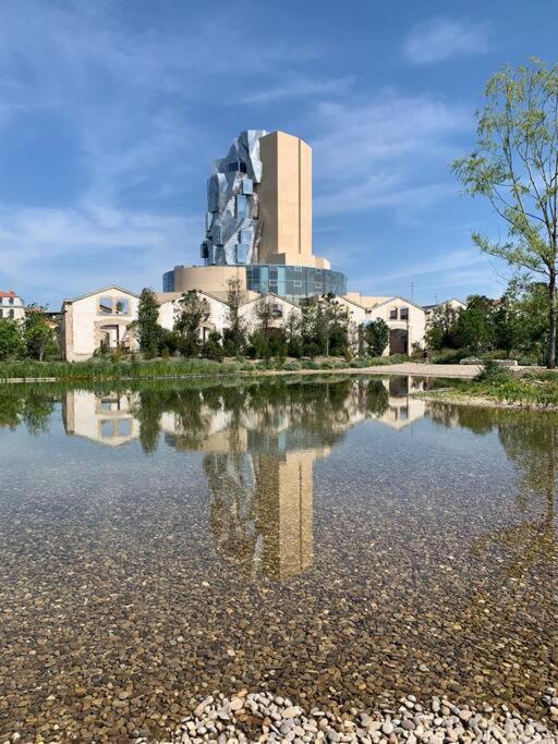 Capucines, Un Jardin Secret Dans Le Centre Historique Apartment อาร์ลส์ ภายนอก รูปภาพ