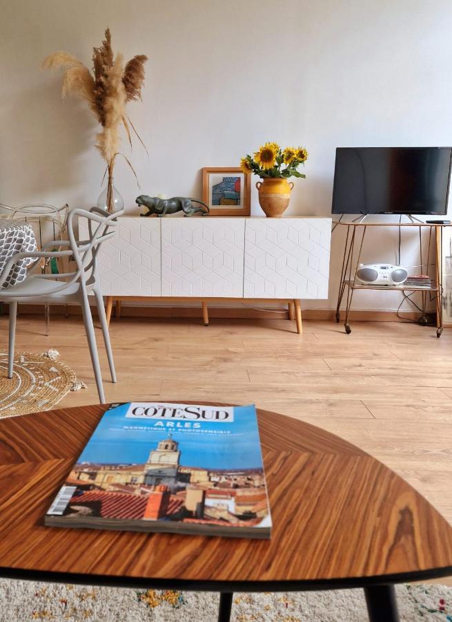 Capucines, Un Jardin Secret Dans Le Centre Historique Apartment อาร์ลส์ ภายนอก รูปภาพ